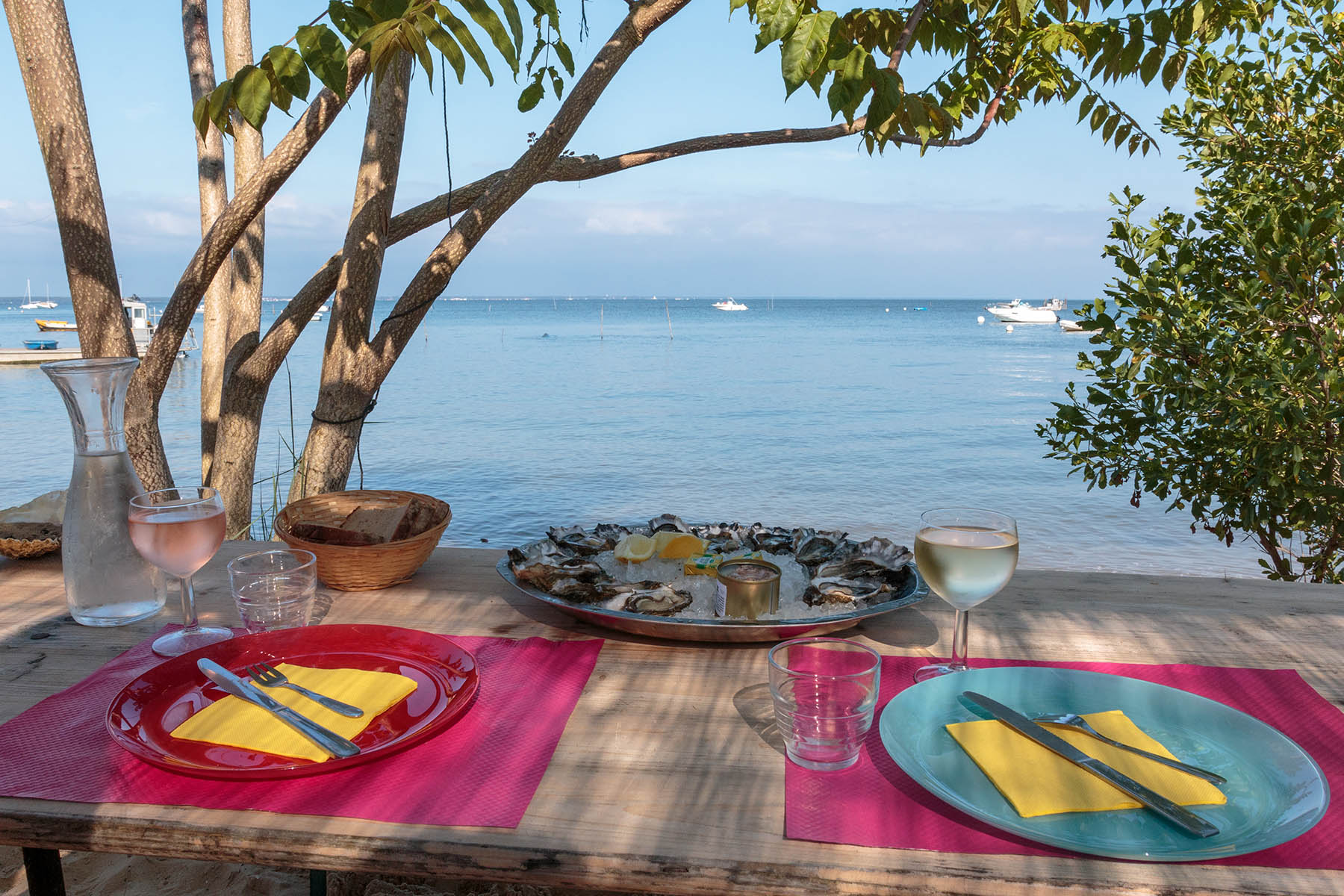 Cabanes à huitres au Cap Ferret dégustation face au Bassin d'Arcachon