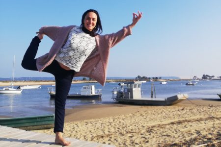 Portrait de Emilie professeure de yoga sur la presqu'ile du Cap Ferret