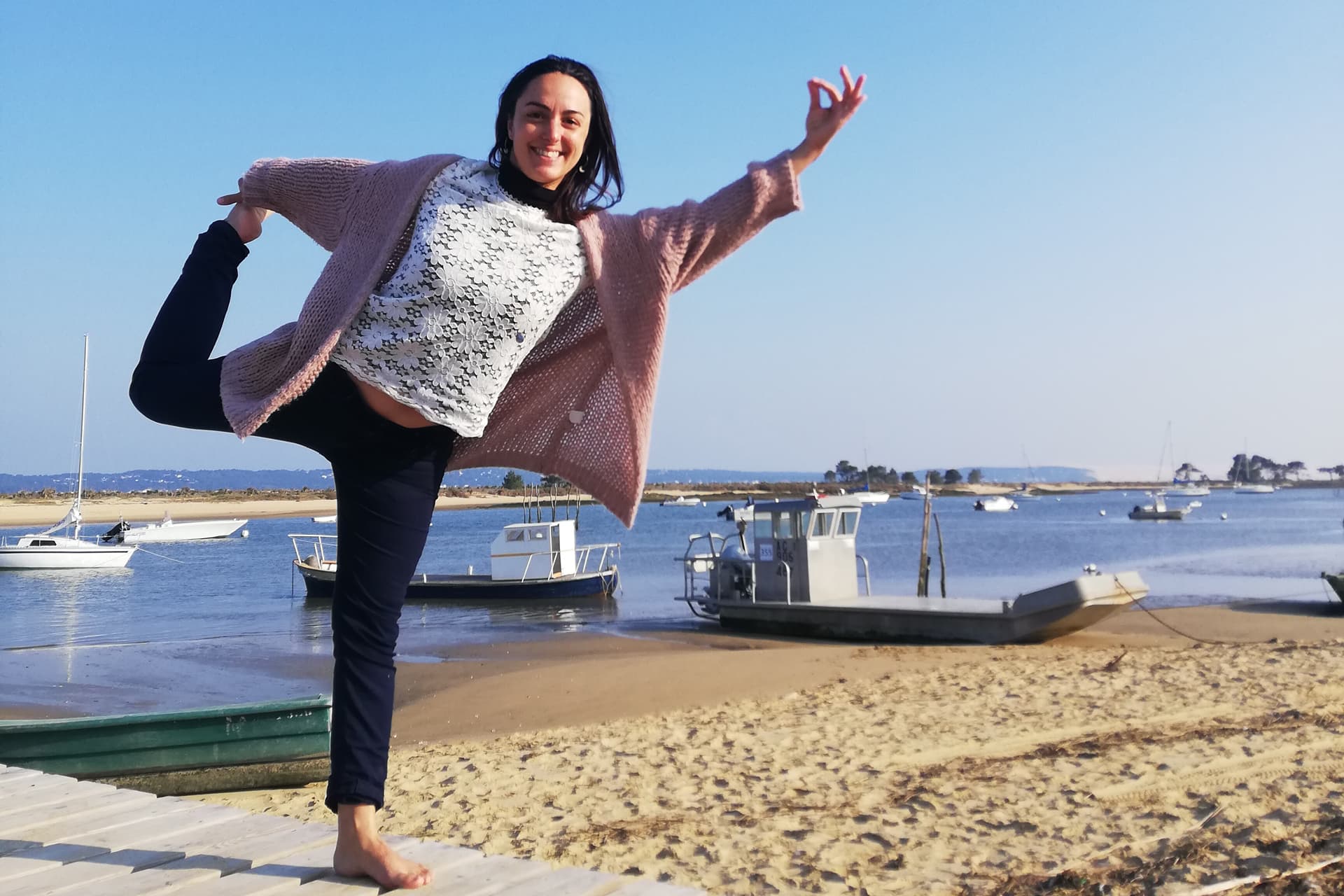 Portrait de Emilie professeure de yoga sur la presqu'ile du Cap Ferret