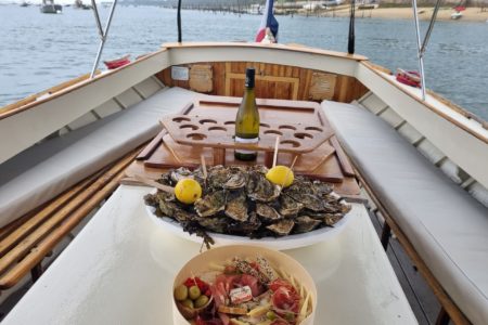 Balade en pinasse sur le bassin d'Arcachon avec dégustation d'huitres à bord