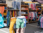 Boutique de vetement pour homme sur le marché du Cap Ferret