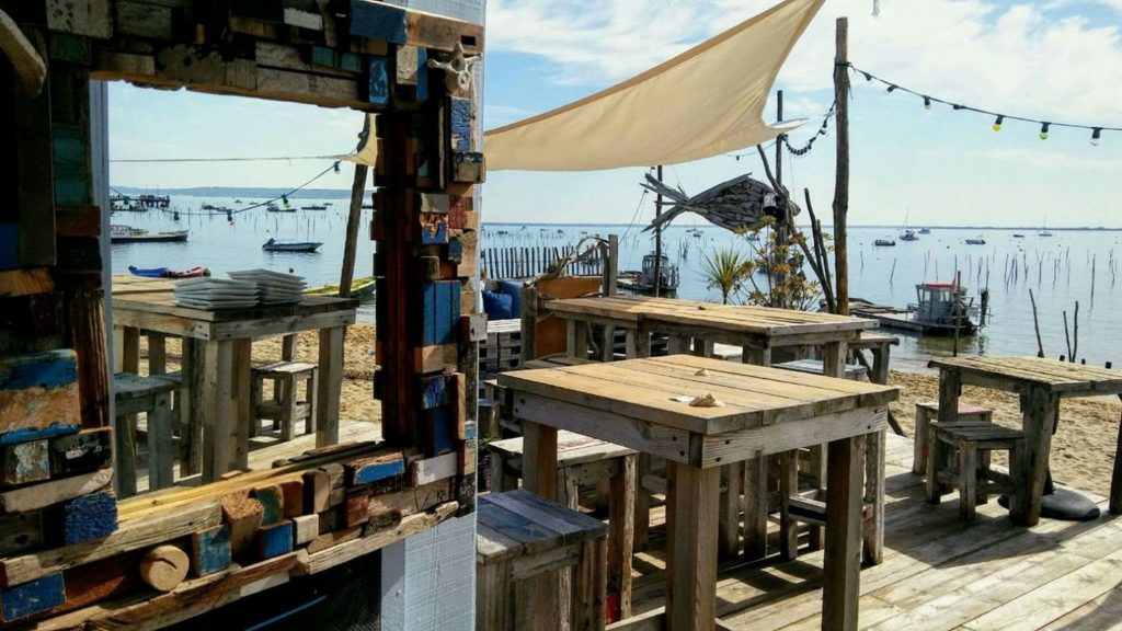 Cabane 171 : dégustation d'huitres au Canon à Lège-Cap Ferret