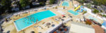 Vue aérienne de la piscine du camping les embruns