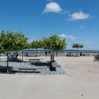 Place de la plage du centre au Cap Ferret