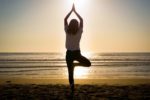 Yoga sur la plage à Lège Cap Ferret