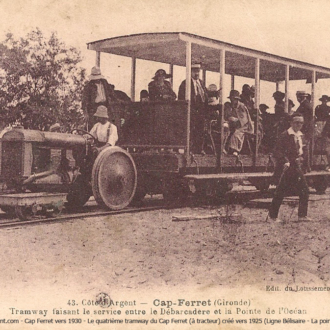 Carte postale ancienne du petit train du Cap Ferret - Collection Ferretdavant 1/9