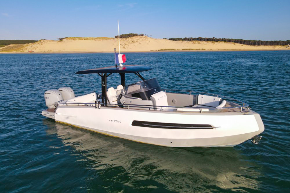 Invictus 280 TTS – 925€/jour