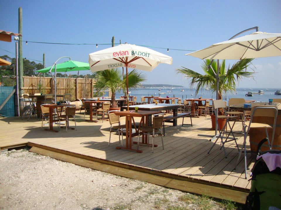 La Baraque à huitres : cabane de dégustation dans le village de l'herbe sur la presqu'ile du Cap Ferret