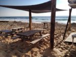 Table de restauration sur la plage de la Garonne