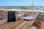 Dégustation d'huitres, crevettes et vin blanc au Cap Ferret