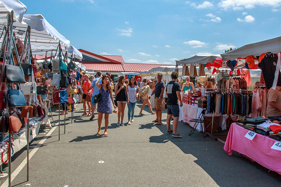 Marché exterieur du village du Cap Ferret